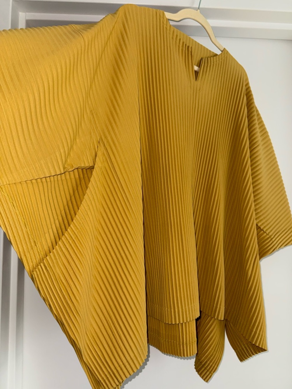 Homme Plissé Issey Miyake Mustard Yellow Pleated Men's Shirt Size XL 4 - Picture 7 of 15